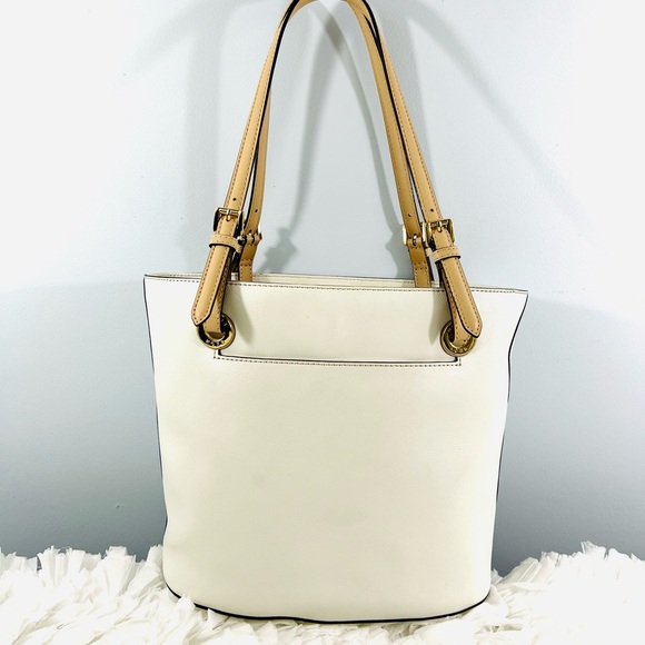 Michael Kors Jet Set Bucket Tote Bag - Picture 3 of 16
